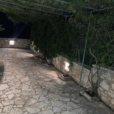 - Lisa * Koroni (Messinia)